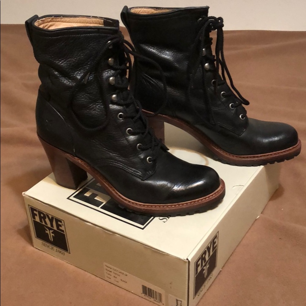 Frye Lucy Lace Up leather boots - black